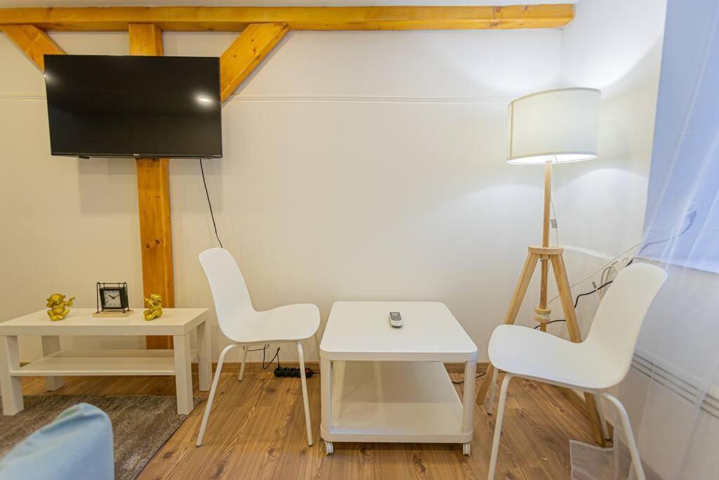 2 Bedroom Apartment In The Dob Street, Emerald Budapest Eksteriør bilde