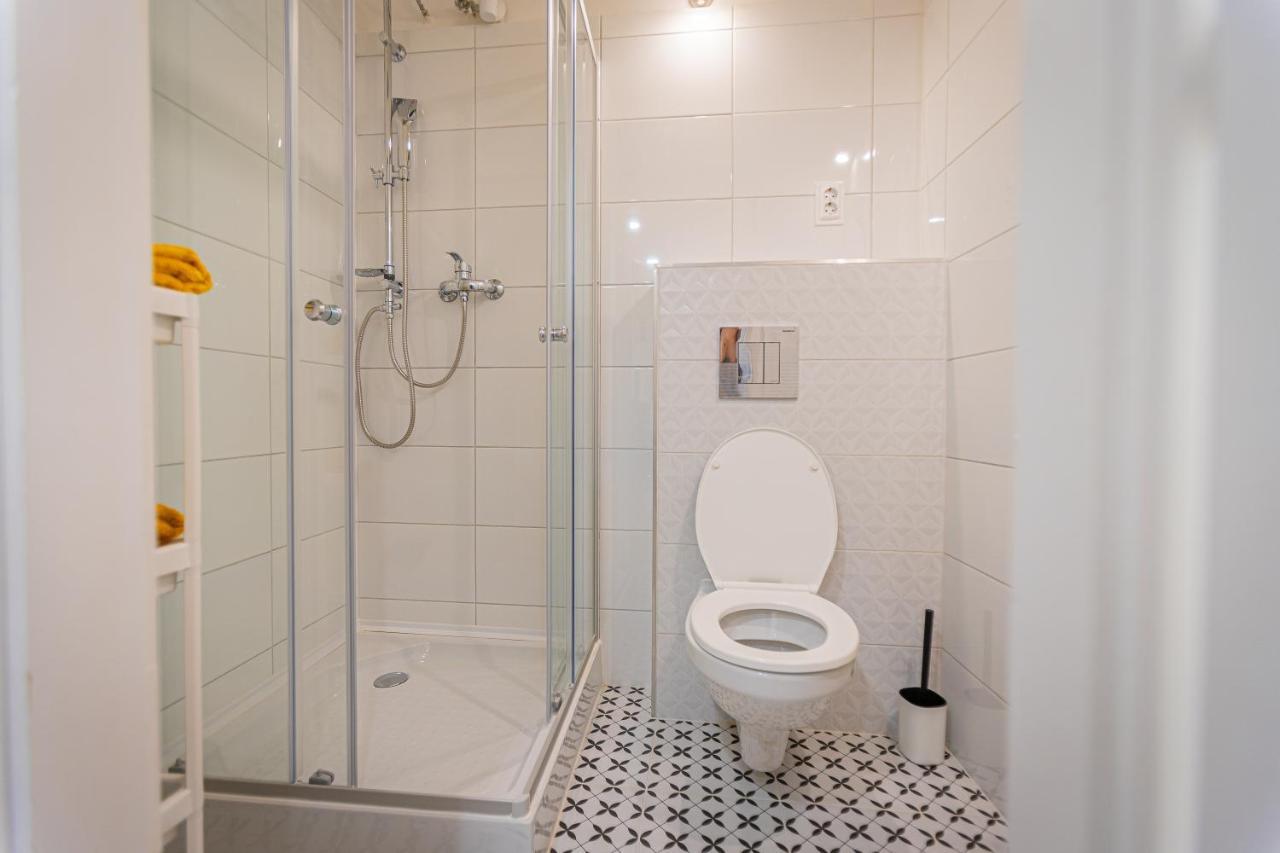 2 Bedroom Apartment In The Dob Street, Emerald Budapest Eksteriør bilde